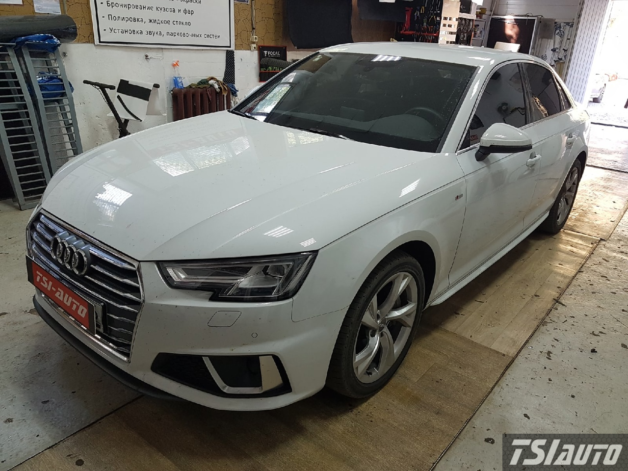 Правильная шумоизоляция Audi A4 B9 в Калуге 