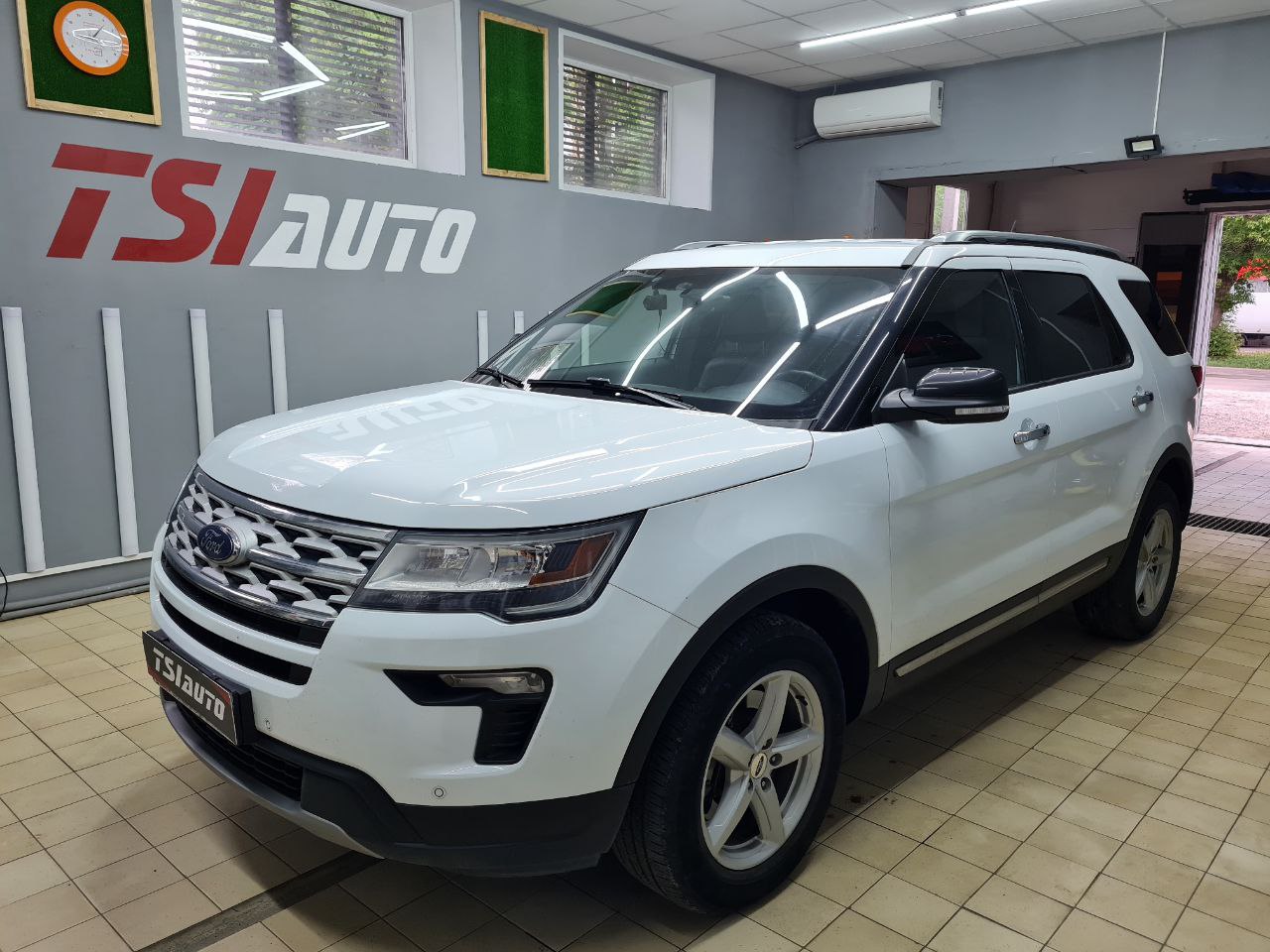 Шумоизоляция Ford Explorer в Калуге в пакете Комфорт