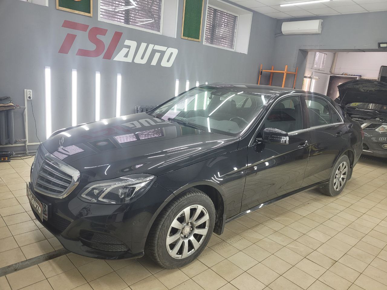 Шумоизоляция Mercedes Benz w212 в Калуге