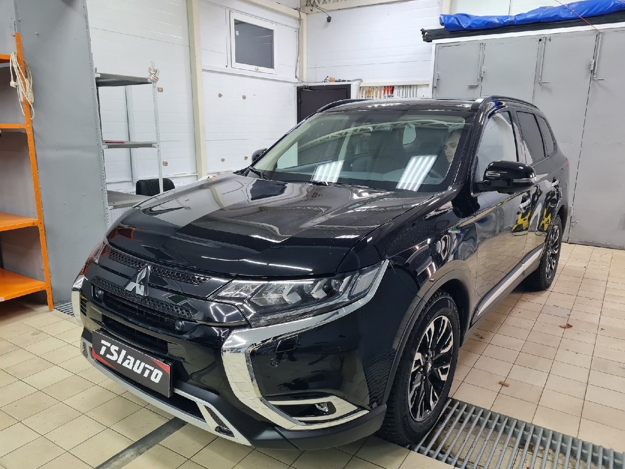 Шумоизоляция Mitsubishi Outlander в Калуге