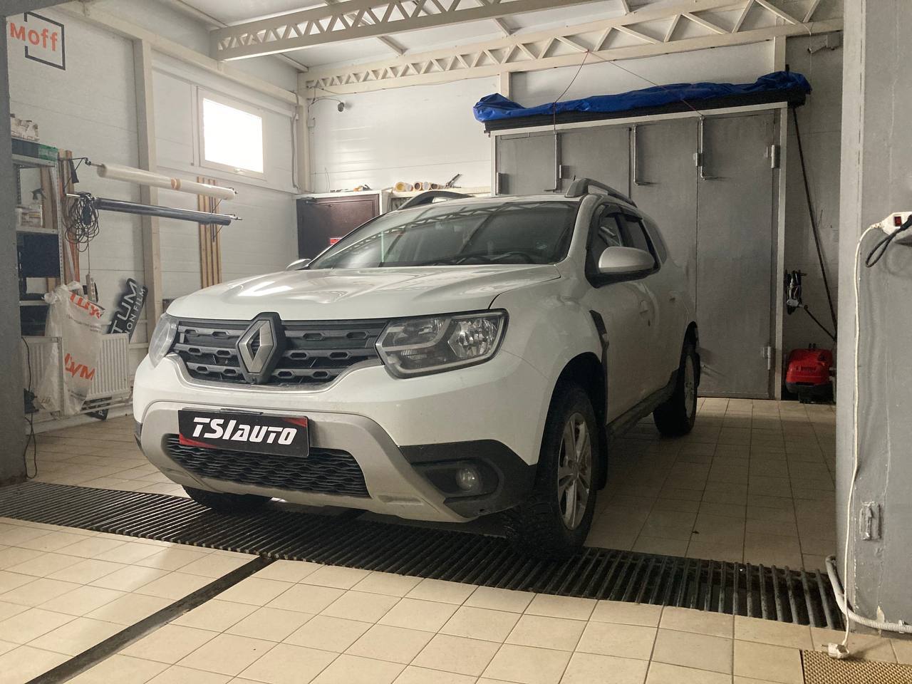 Renault Duster шумоизоляция арок в Калуге