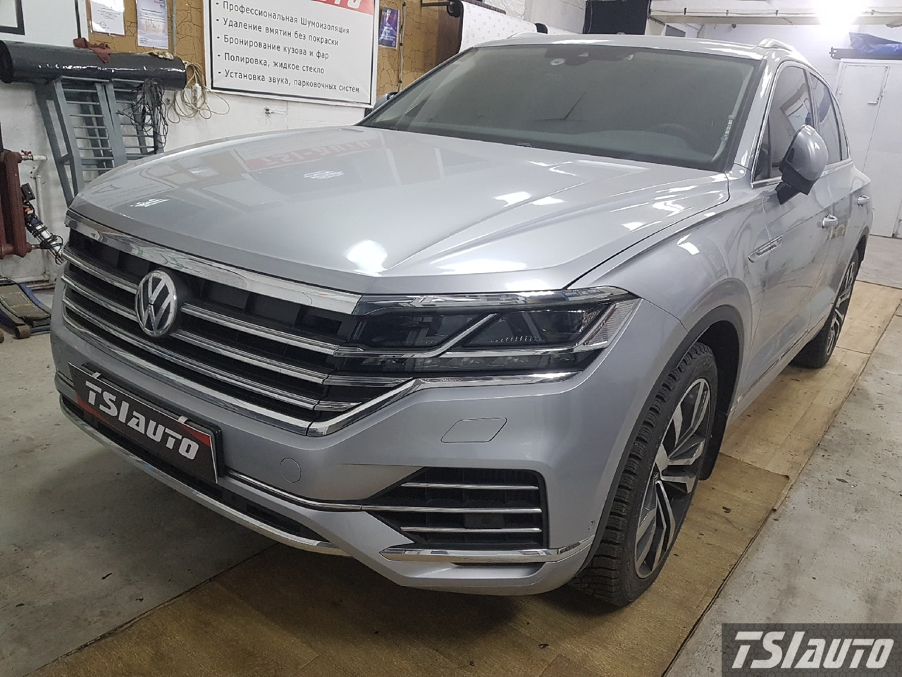 Правильная шумоизоляция Volkswagen Touareg 3 в Калуге