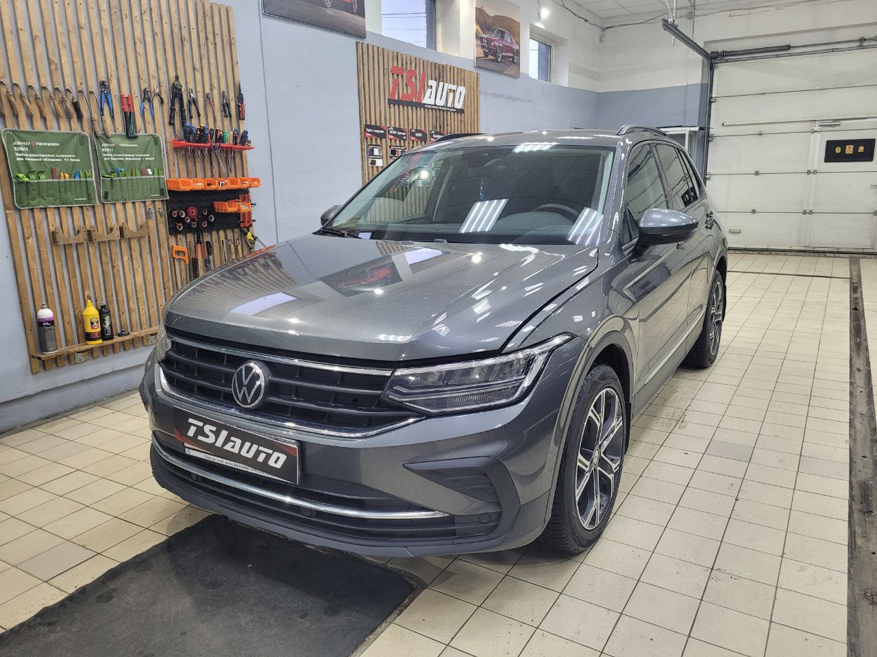 Шумоизоляция Volkswagen Tiguan 2 в Калуге - Элит Премиум