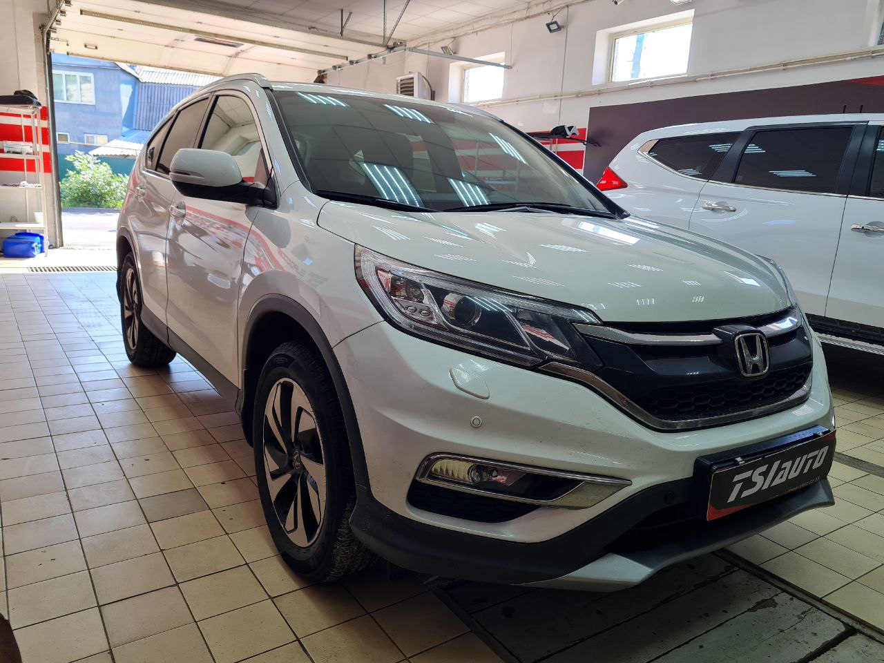 Правильная шумоизоляция Honda CR-V 5 в Калуге 