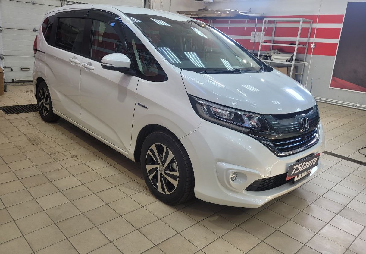 Шумоизоляция Honda Freed в Калуге в пакете Элит Премиум