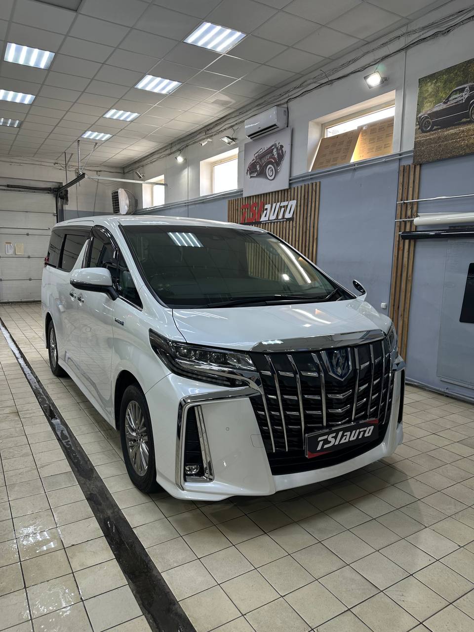 Шумоизоляция Toyota Alphard в Калуге