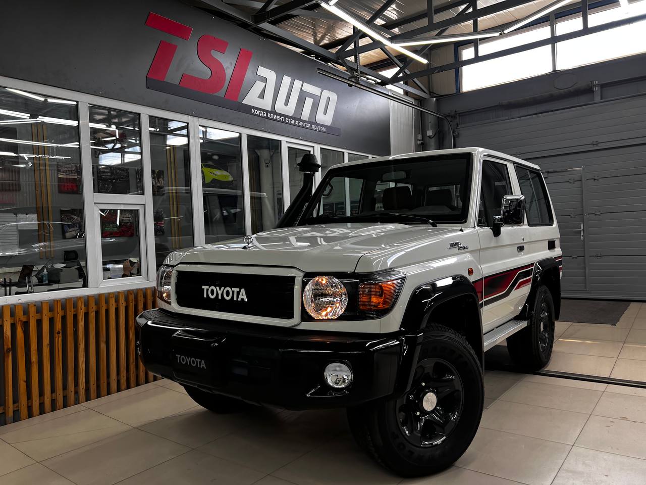 Шумоизоляция Toyota Land Cruiser 70 в Калуге