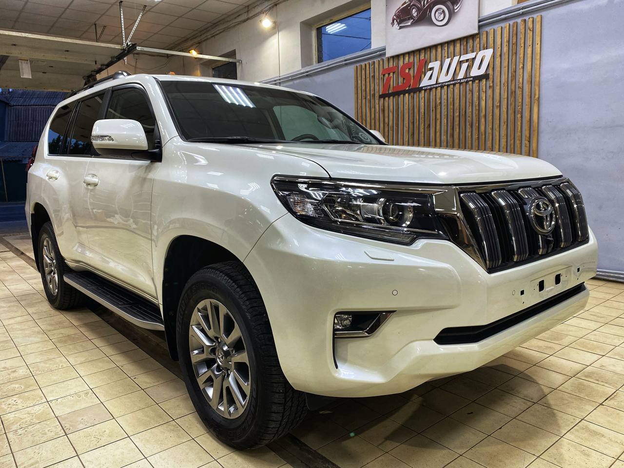 Мойка подкапотного пространства Toyota Land Cruiser Prado фото и цены