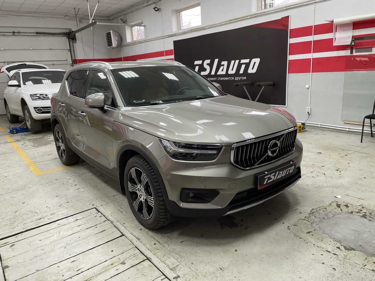 Шумоизоляция Volvo XC40 в Калуге